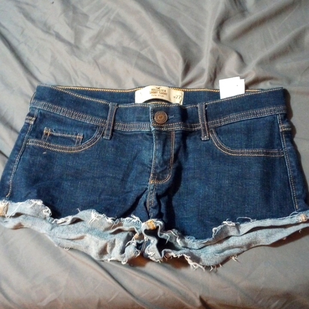 Hollister low rise shorts size 5